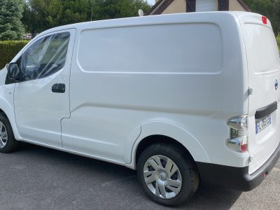 NISSAN E-NV200