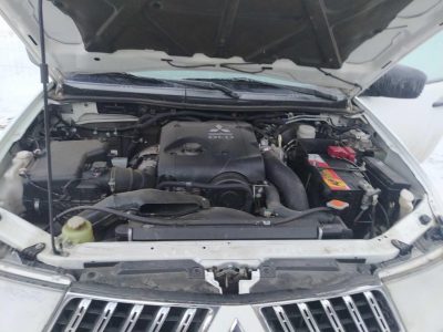 MITSUBISHI L200 2.5TD