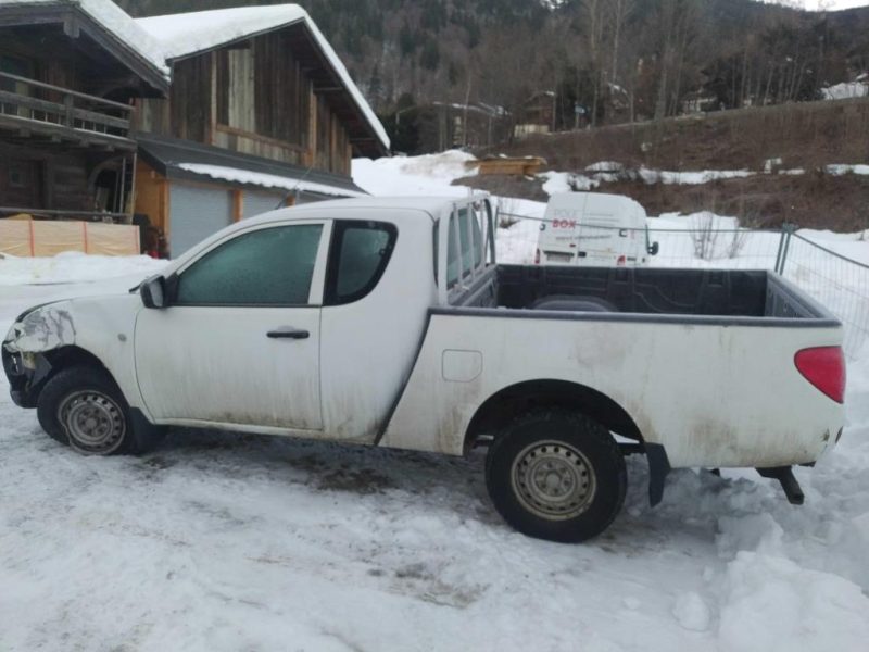 MITSUBISHI L200 2.5TD 2013
