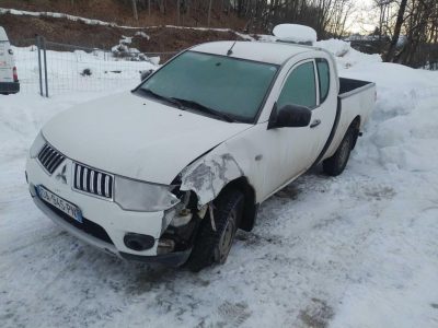 MITSUBISHI L200 2.5TD