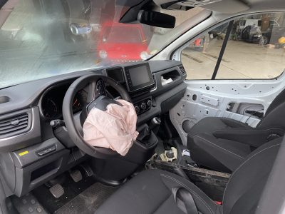 Peugeot PEUGEOT 208 1.2I PURETECH 12CV 82S