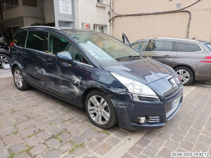 Peugeot PEUGEOT 5008 2.0 HDI 16V FAP 2012